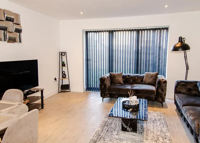 City Centre - Free Parking, Business Stays, Families, Relocators